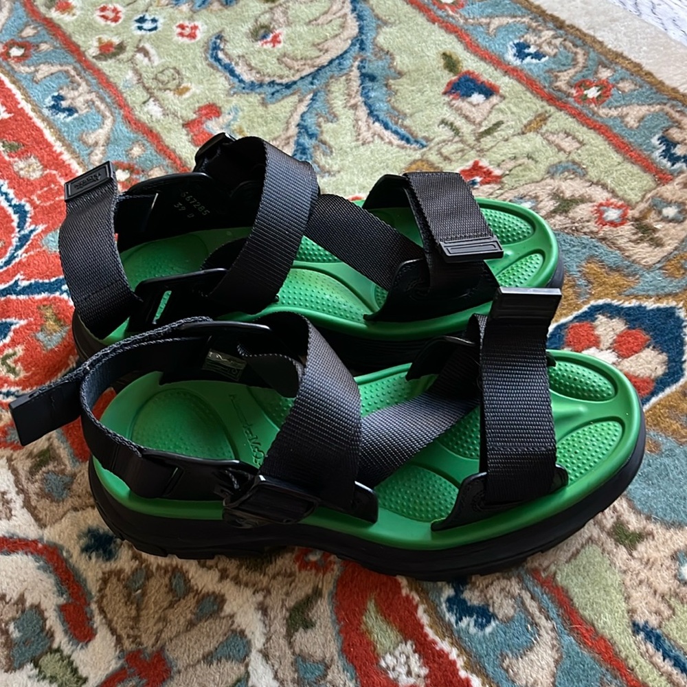 Alexander McQueen Black Tread sandals